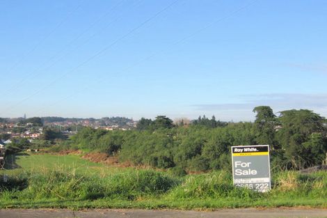 Photo of property in 30 Fairchild Avenue, Goodwood Heights, Auckland, 2105