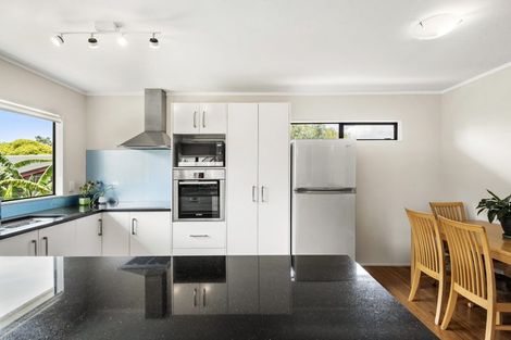 Photo of property in 4/10 Heathglen Place, Bayview, Auckland, 0629