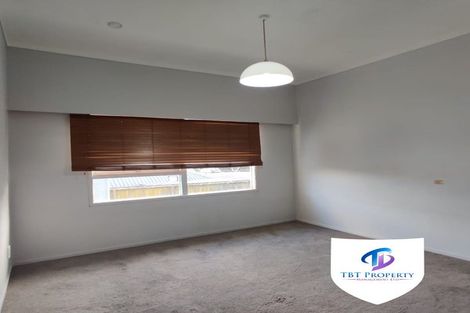 Photo of property in 12a Waiari Road, Conifer Grove, Takanini, 2112