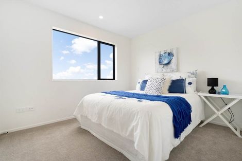Photo of property in 45b Crestview Rise, Papakura, 2110