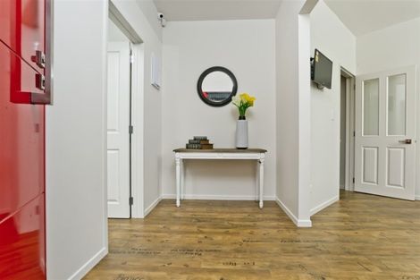 Photo of property in 356b East Coast Road, Sunnynook, Auckland, 0630