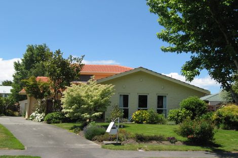 Photo of property in 6 Stormont Place, Avonhead, Christchurch, 8042