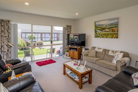 Photo of property in 2 Fuller Close, Levin, 5510