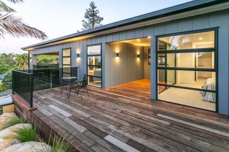 Photo of property in 11 Titoki Lane, Whangamata, 3691