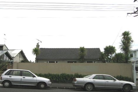 Photo of property in 177 Hinemoa Street, Birkenhead, Auckland, 0626