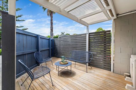 Photo of property in 1/252 Meola Road, Point Chevalier, Auckland, 1022