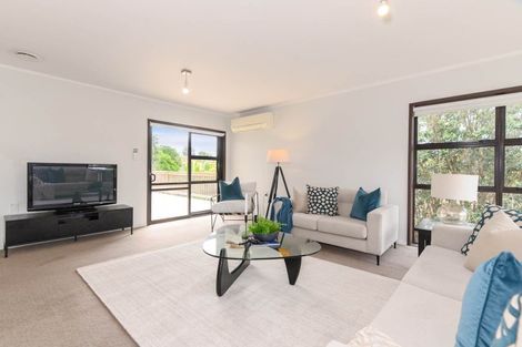 Photo of property in 7 Valdese Rise, Browns Bay, Auckland, 0630