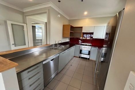 Photo of property in 10 Hawker Street, Mount Victoria, Wellington, 6011