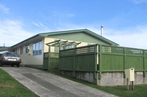 Photo of property in 17 Cassley Crescent, Papakowhai, Porirua, 5024