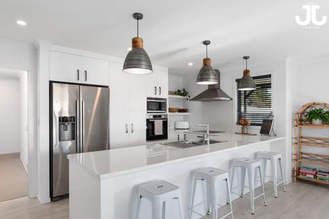 Photo of property in 56 Whakaturou Crescent, Pyes Pa, Tauranga, 3112