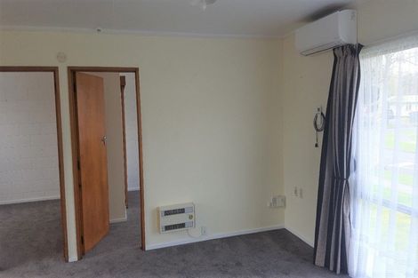 Photo of property in 1/145 Ruamahanga Crescent, Terrace End, Palmerston North, 4410