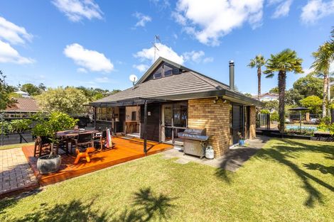 Photo of property in 5 Crestview Place, Browns Bay, Auckland, 0630