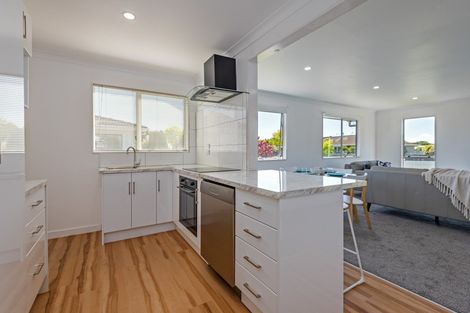 Photo of property in 68 Carter Crescent, Awapuni, Palmerston North, 4412