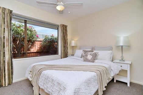 Photo of property in 7 Creese Place, Redwood, Christchurch, 8051