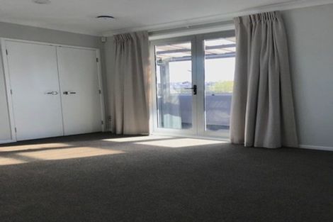 Photo of property in 11m Clearwater Cove, West Harbour, Auckland, 0618