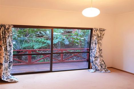 Photo of property in 58 Rosecamp Road, Beach Haven, Auckland, 0626