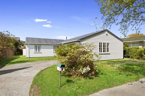 Photo of property in 9 Airdrie Avenue, Epuni, Lower Hutt, 5011