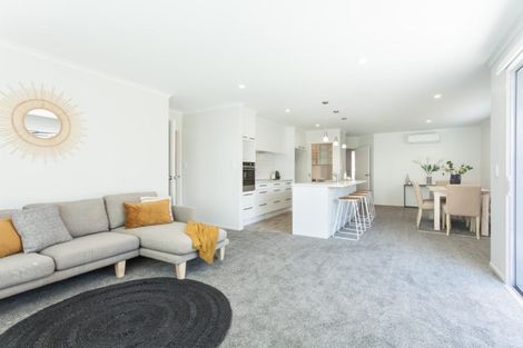 Photo of property in 33 Kotiate Street, Papamoa Beach, Papamoa, 3118