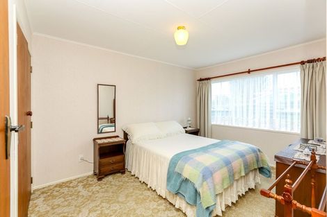 Photo of property in 10 Poplar Grove, Whalers Gate, New Plymouth, 4310