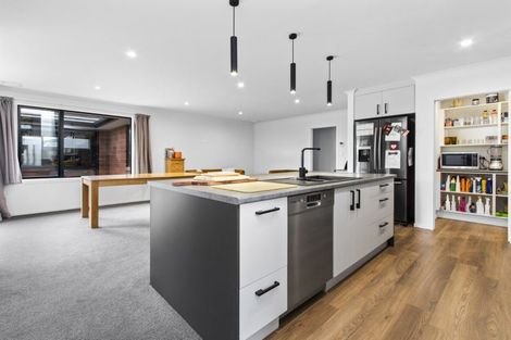 Photo of property in 37 Mike Smith Drive, Cambridge, 3434