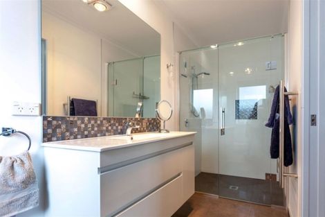 Photo of property in 170 Golden Shore Place, Coromandel, 3506