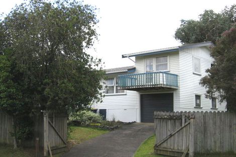 Photo of property in 47 Paragon Avenue, Beach Haven, Auckland, 0626