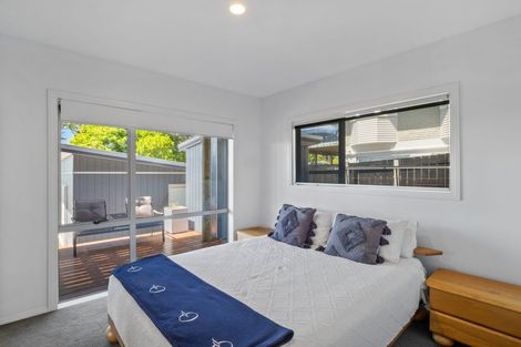 Photo of property in 282 Glamorgan Drive, Northcross, Auckland, 0630