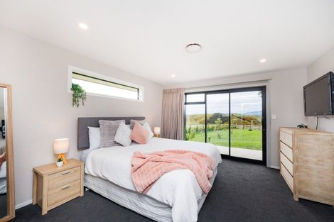 Photo of property in 180 Kingsdale Park Drive, Aokautere, Palmerston North, 4471