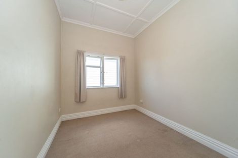 Photo of property in 80 Kelburn Parade, Kelburn, Wellington, 6012