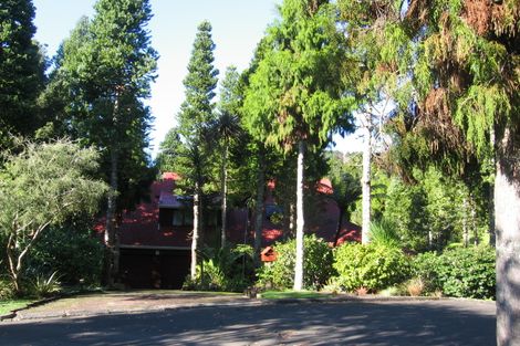 Photo of property in 43 Longfellow Parade, Glen Eden, Auckland, 0604