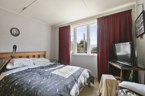 Photo of property in 182 Eastern Hutt Road, Taita, Lower Hutt, 5019