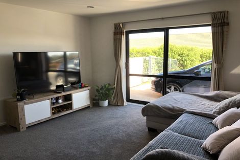 Photo of property in 14 Te Ironui Place, Huntington, Hamilton, 3210