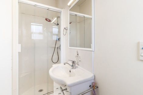 Photo of property in 1/137 Shakespeare Road, Milford, Auckland, 0620