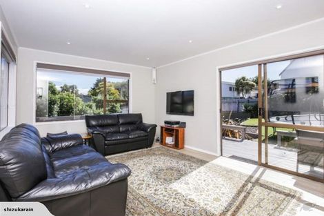 Photo of property in 9 Glucina Place, Glen Eden, Auckland, 0602