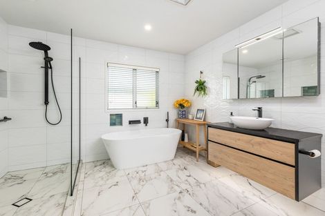 Photo of property in 306d Glenvar Road, Torbay, Auckland, 0630