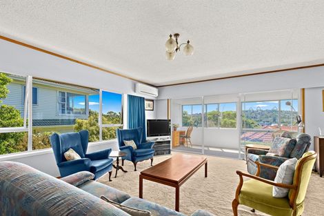 Photo of property in 2/12 Beechwood Road, Rothesay Bay, Auckland, 0630