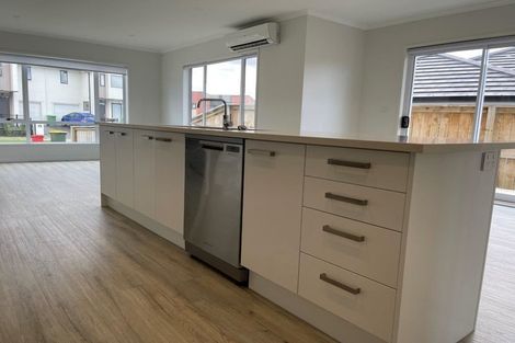 Photo of property in 28 Nellie Drive, Kumeu, 0810