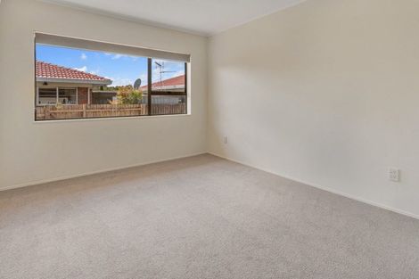 Photo of property in 2/125 Pigeon Mountain Road, Half Moon Bay, Auckland, 2012