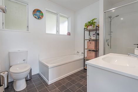 Photo of property in 146 Te Wanaka Road, Awapuni, Palmerston North, 4412