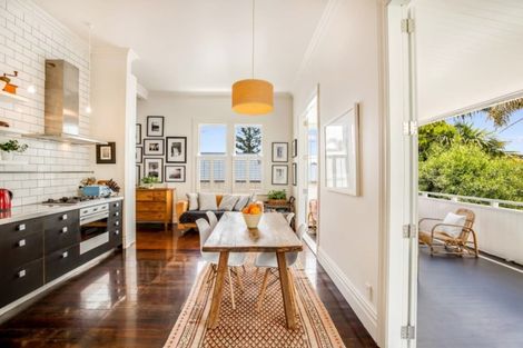 Photo of property in 44 Kiwi Road, Stanley Point, Auckland, 0624