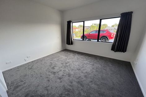 Photo of property in 8 Burgundy Park Avenue, Henderson, Auckland, 0612