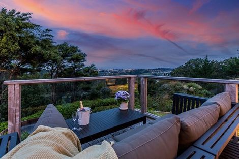 Photo of property in 373 Paremoremo Road, Paremoremo, Auckland, 0632