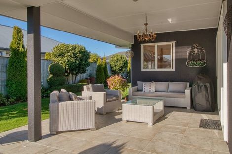 Photo of property in 16 Bourke Place, Havelock North, 4130