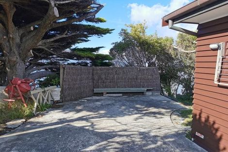 Photo of property in 92 Nicholson Road, Khandallah, Wellington, 6035