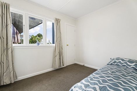 Photo of property in 13 Rimu Road, Stanmore Bay, Whangaparaoa, 0932