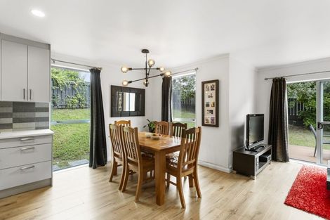 Photo of property in 1/351 West Coast Road, Glen Eden, Auckland, 0602