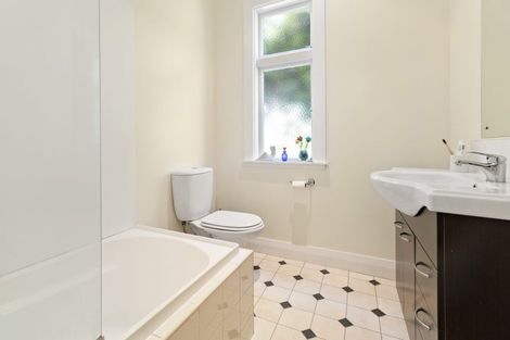 Photo of property in 27 Connaught Terrace, Brooklyn, Wellington, 6021