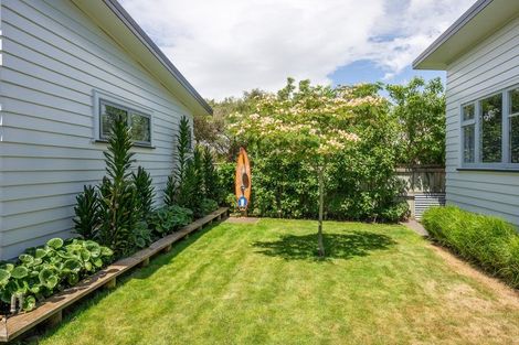 Photo of property in 26 Rauparaha Street, Waikanae Beach, Waikanae, 5036