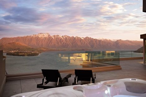 Photo of property in 6 Lordens Place, Fernhill, Queenstown, 9300