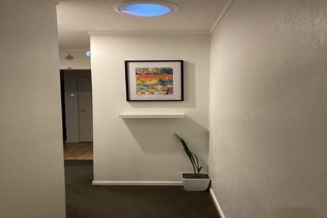 Photo of property in 9/8 Palmer Crescent, Silverstream, Upper Hutt, 5019